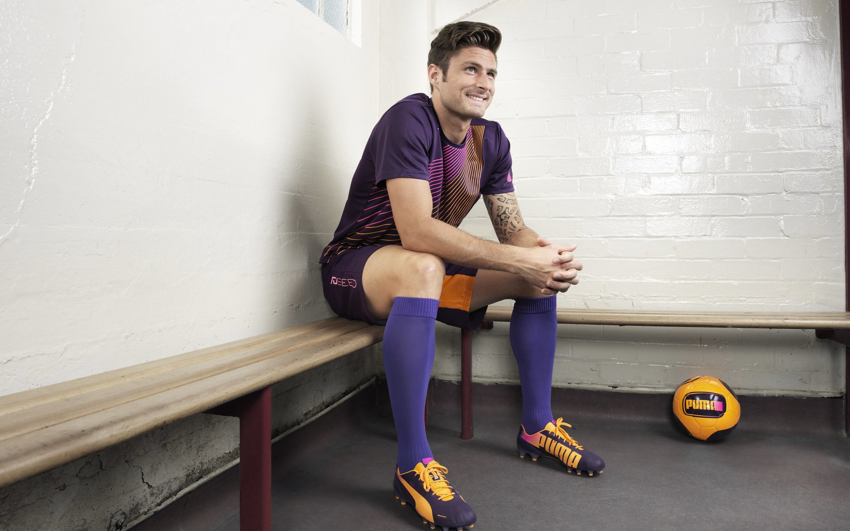 世界排名争夺战之夜,皮克统治全场